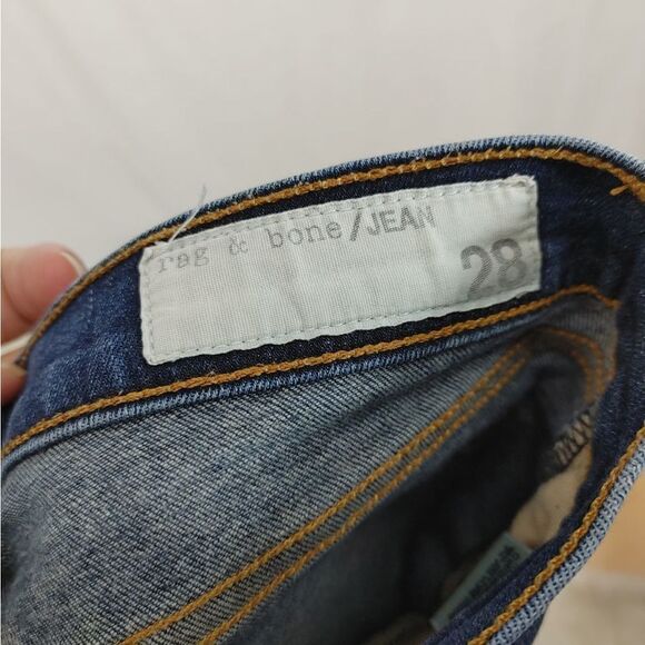 Rag & And Bone Skinny Low Rise Denim Jeans Women Size 28 Blue Distressed.
Waist - Picture 6 of 9